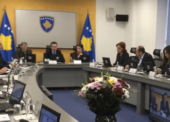 Kryeministri numëron punët e “çmuara” të kabinetit të tij qeveritar