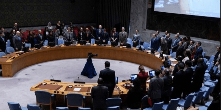 Këshilli i Sigurimit i OKB miraton rezolutën: Thirrje për pauzë urgjente humanitare në Gazë