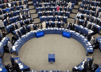 KE propozon heqjen e vizave për shtetasit e Kosovës që kanë pasaporta të Serbisë