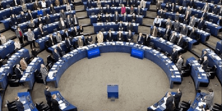 KE propozon heqjen e vizave për shtetasit e Kosovës që kanë pasaporta të Serbisë