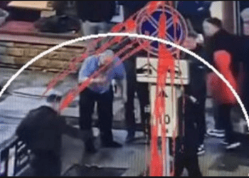 Kampioni evropian i boksit, plagosi 4 persona në qendër të Moskës