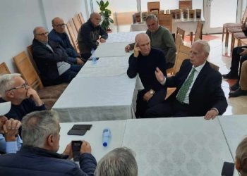 Agim Gjakova apo shkrimtari midis 2 kufijve