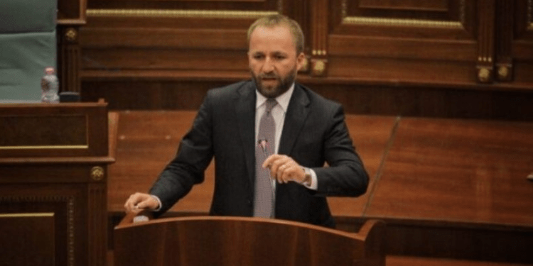 Tahiri: Kurti ankohet, por vetë e la të ikte Radojçiqin