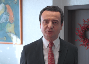 Kurti: Tashmë të rinjtë e Kosovës do të mund të pajisen me kartën që iu ofron përfitime në Europë