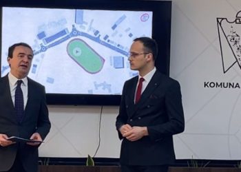 Kurti në Gjilan, refuzon të komentojë deklaratën e Liburn Aliut