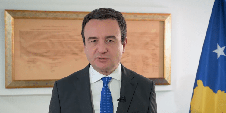 Kurti u drejtohet qytetarëve serb të Kosovës për vizat, targat dhe aplikimin në KIE