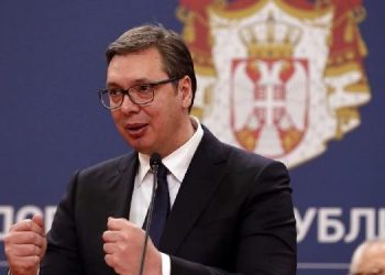 Vuçiq: Me vendimin e targave qeveria ka shmangur “grackat dhe rreziqet e mëdha” për vendin