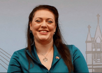 Deputetja britanike kërkon që Radoiçiqi të ekstradohet në Kosovë të përballet me drejtësinë