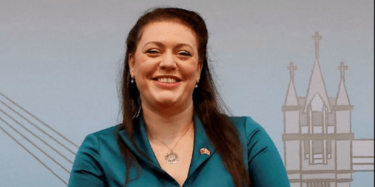 Deputetja britanike kërkon që Radoiçiqi të ekstradohet në Kosovë të përballet me drejtësinë