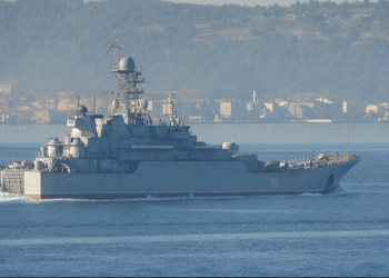 Ukraina sulmon me raketa anijen ruse në Detin e Zi