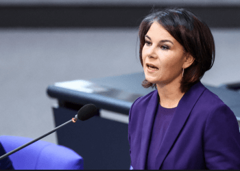 Ministrja Baerbock -Vuçiqit: Nuk mund të ulesh në 2 karrige në të njëjtën kohë