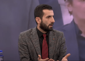 Demhasaj: Duket që ka tendencë që perëndimi me e luhat pushtetin e Vuçiqit