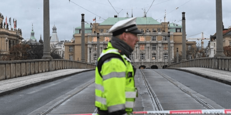 Rritet numri në 11 persona të vrarë, e 24 të plagosur pas sulmit të armatosur në Universitetin e Pragës