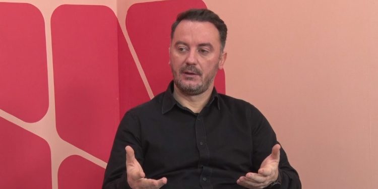 Molliqaj me kritika ndaj Qeverisë, e konsideron Opozitën bashkëpunëtore