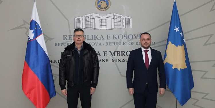 Maqedonci në takim me homologun slloven, kërkon mbështetje për anëtarësim në NATO