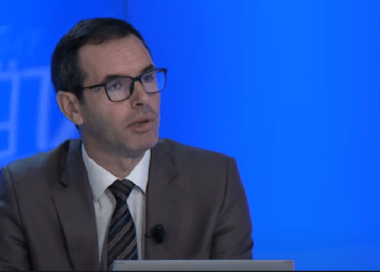 Haliti “arsyeton” mjetet që u ndau Qeveria e Kosovës për komunat