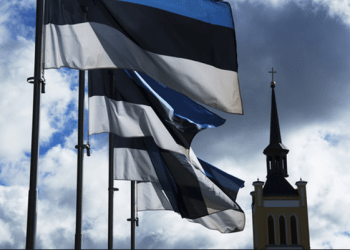 Estonia dislokon trupa dhe pajisje vëzhgimi për të monitoruar kufirin e tyre lindor