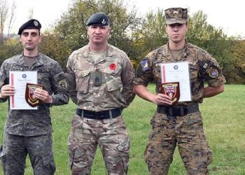 Oficeri zgjidhet “Studenti më i mirë”, Maqedonci: Tregues i profesionalizimit të FSK