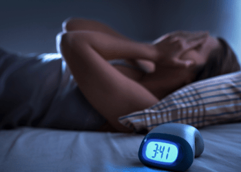 Nutricionisti tregon se çfarë të konsumoni që të flini mirë natën