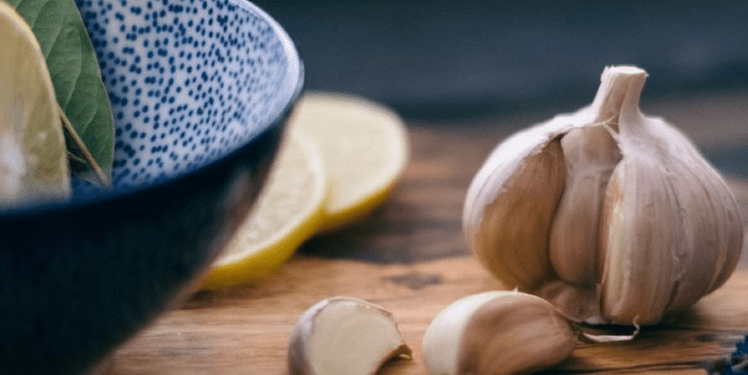 Këto janë përfitimet nga ngrënia e hudhrës