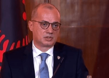 Hasani fton shqiptarët e Luginës të tregojnë pjesëmarrje masive në zgjedhje