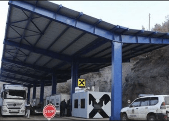 Zgjedhjet në Serbi, krijohen rradhë të gjata në kufi