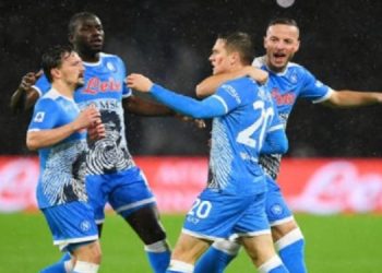 Napoli intensifikon bisedimet me Samardzic