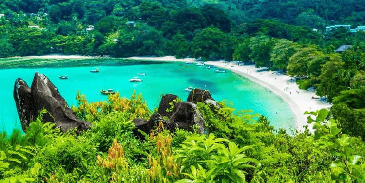 10 vende në tokë me një pranverë që nuk mbaron kurrë