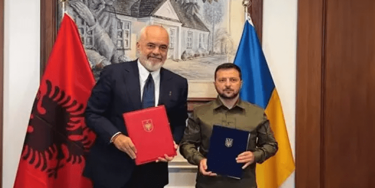 Zelensky nderon me çmimin e lartë Edi Ramën
