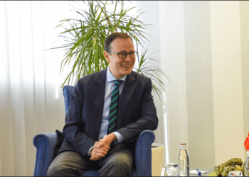 Për tensionet Kosovë-Serbi, Angili: Nuk ka zgjidhje ushtarake, por me dialog