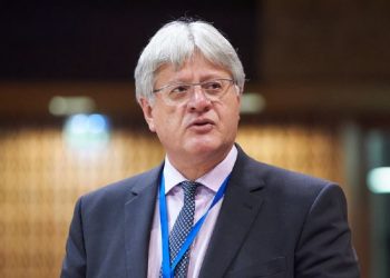 Kreu i vëzhguesëve evropian: Vota me fotokopje në Serbi