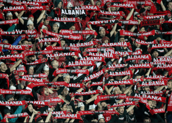 “Tifozët Kuq e Zi” festojnë 20 vjetorin e themelimit