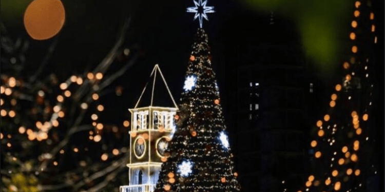 Tirana e mbushur me vizitorë vendas e të huaj