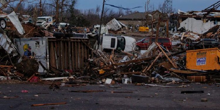 Tornado në SHBA, vdesin 6 persona, ndërtesat shndërrohen në rrënoja