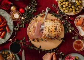 Ja cilat janë ushqimet fatsjellëse që nuk duhet t’i mungojnë tryezës së Vitit të Ri