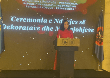 Osmani ndan medalje për personalitete nga sfera e kulturës, sportit e humanizmit