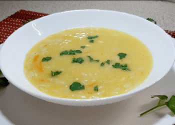 Keni ftuar miq, ja një supë me vlera ushqyese e shije perfekte