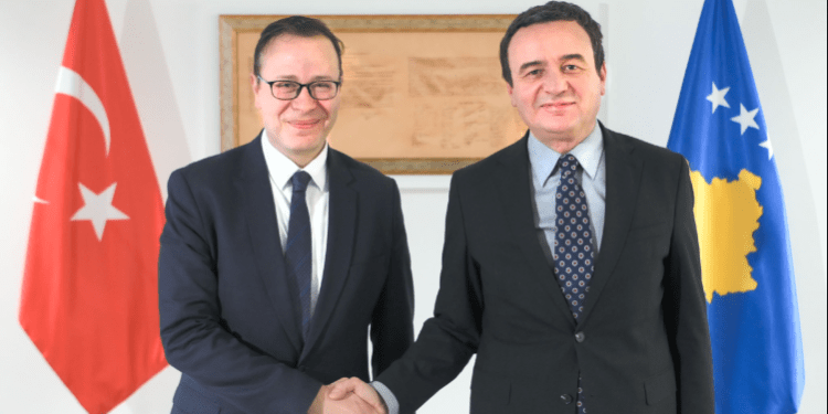 Kurti takon amasadorin turk, diskutojnë për fuqizimin e partneritetit mes 2 shteteve