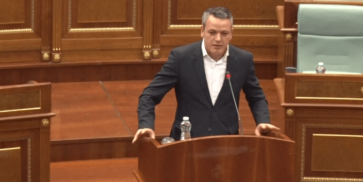 Gashi: Qeveria ia shet 3 cent kilovatin KEDS-it, KEDS-i i’a shet 14 cent qytetarit