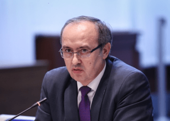 Hoti: Mbi 48% e familjeve deklaruan se pagesa e borxheve është barrë e rëndë financiare