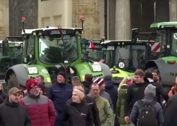 Fermerët gjerman ‘’pushtojnë’’ Berlinin me mbi 6.000 traktorë