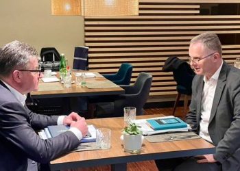 Bislimi në takim me Lajçakun: Zbatimi i marrëveshjes është urgjent