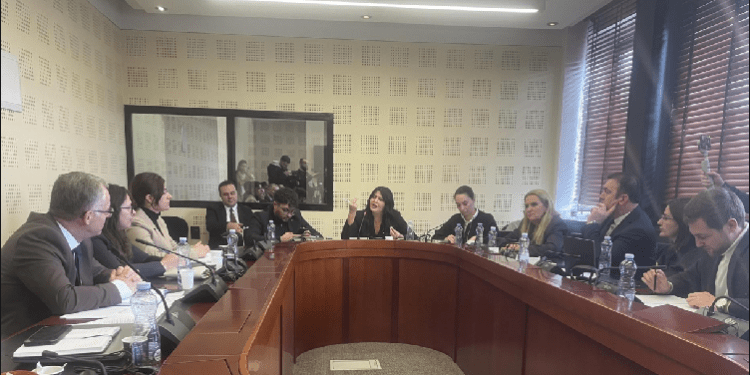 Përplasje me Kadrijajn, Bislimi: Radojçiqin ka qëndruar vazhdimisht në zyrën e Haradinajt