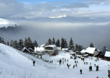 Lëndohen 8 persona në qendrën e skijimit në Brezovicë