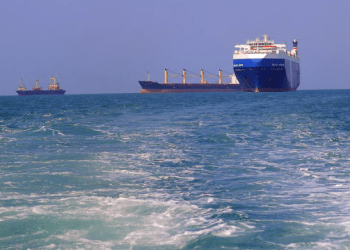 Sulmet e piratëve në Detin e Kuq pengojnë tregtinë botërore