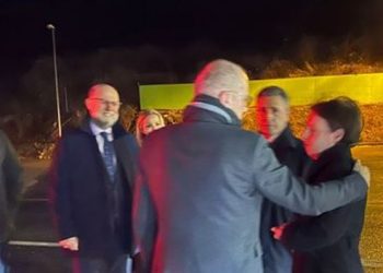 Gërvalla-Schwarz e pret në Morinë Ministrin e Jashtëm të Shqipërisë Hasanin