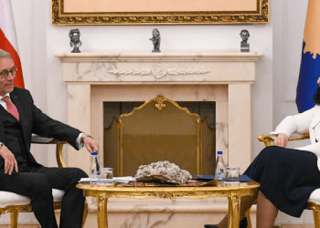 Osmani takon ministrin çek, në fokus të diskutimit situata aktuale politike dhe e sigurisë