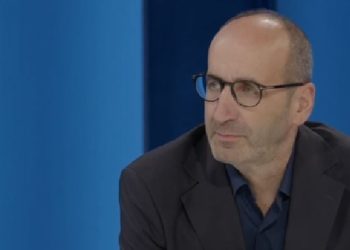 Mirena kritikon zyrtarët e Prishtinës për qenët endacak: “Valon Syla një ditë ka hypë mbi haubë”