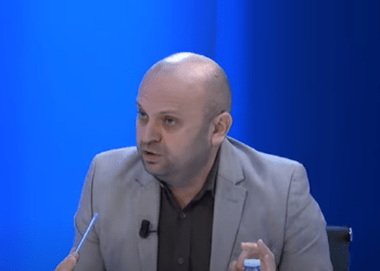 Mushkolaj: Kurti do të themelonte partinë në Maqedoni, por nuk ia lejon ligji