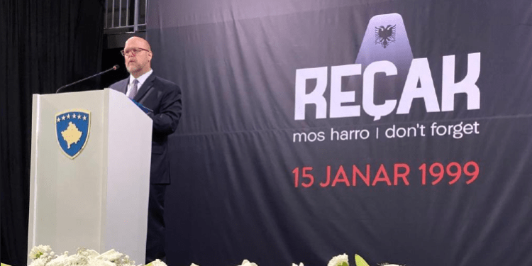 Hovenier: Askush të mos harrojë atë që ndodhi në Reçak